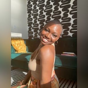 Meet your Posher, Larreasha